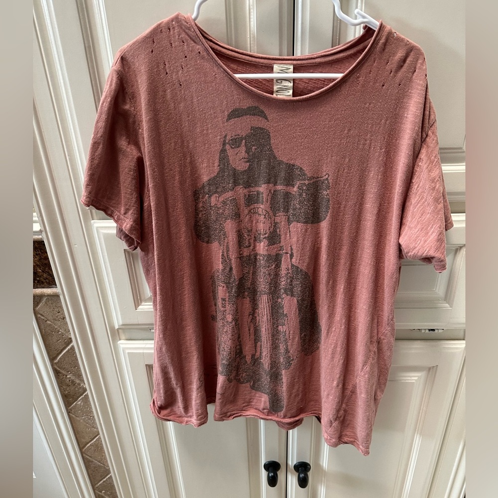 Magnolia Pearl Dusty Rose Graphic Short Sleeve Tee